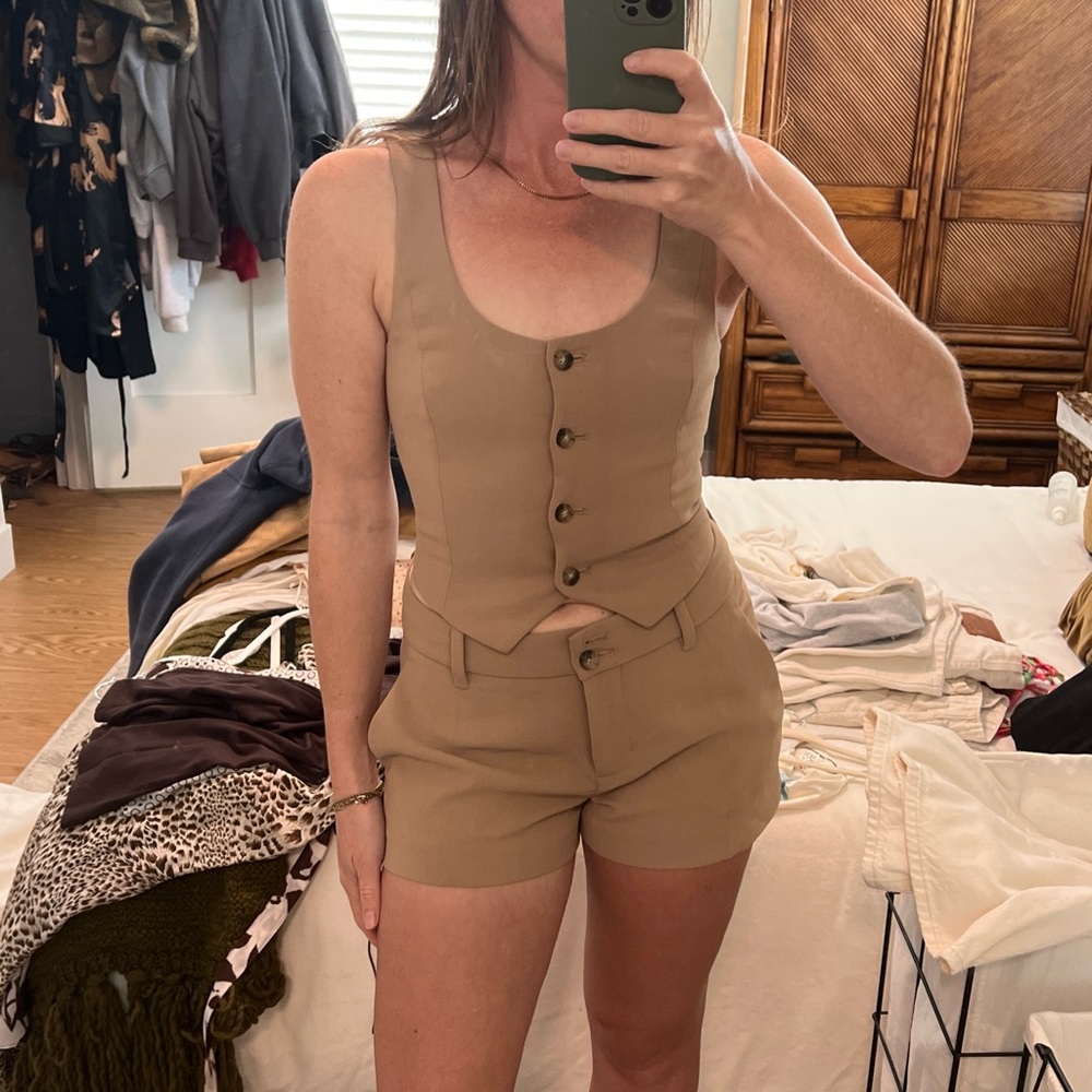 Aritzia set